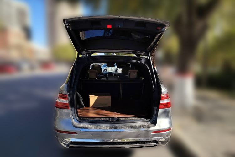 Used Mercedes-Benz M-Class 2014 ML 400 4MATIC Luxury Model
