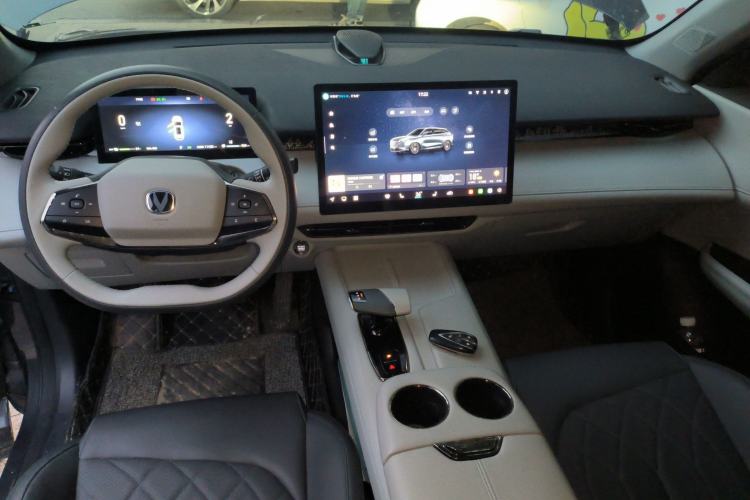 Used Changan UNI-Z New Energy 2024 Blue Whale Smart Electric iDD 125km Excellence Model
