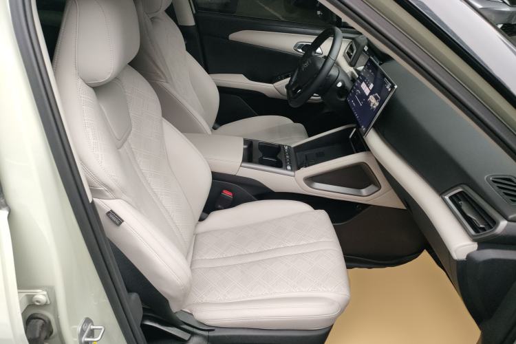 Used BYD Yuan UP 2025 Intelligent Driving Version 401 km Leading Edition