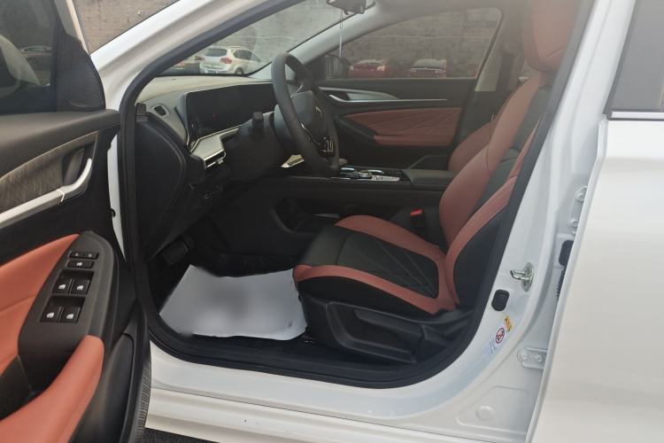 Used Changan Eado 2023 Changan Edition PLUS Blue Whale NE 1.4T GDI DCT Prestige Version
