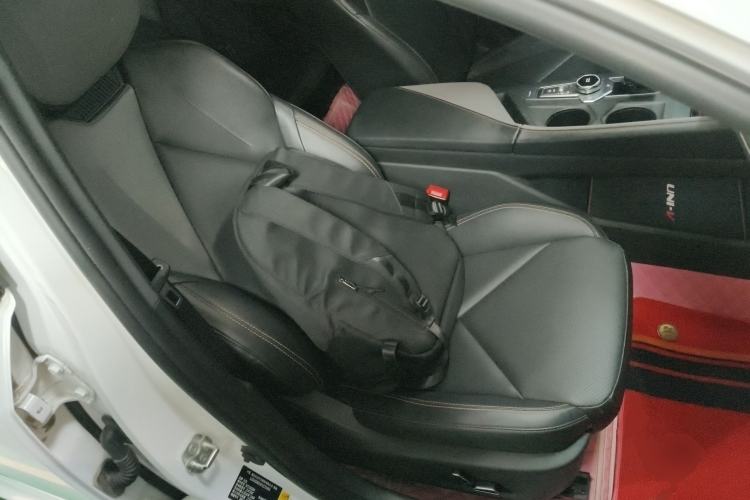 Used Changan UNI-V 2022 1.5T Prestige Version
