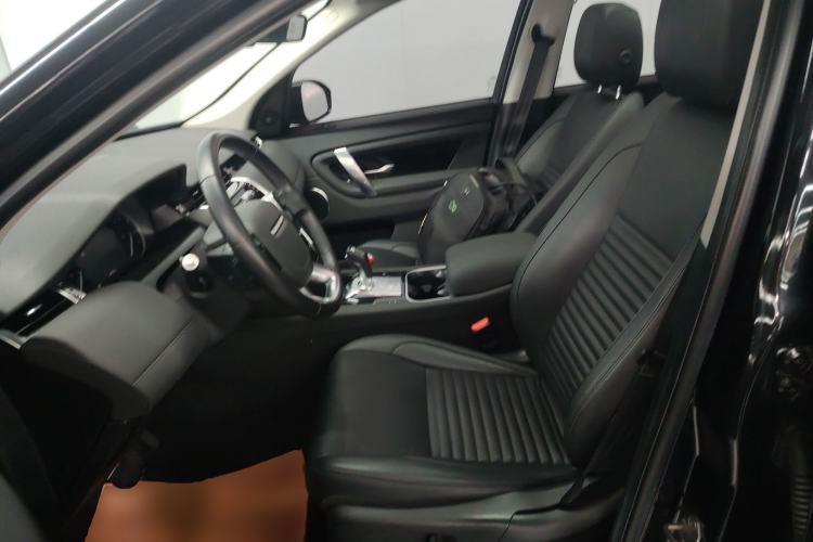 Used Land Rover Discovery Sport 2020 200 PS Family Edition
