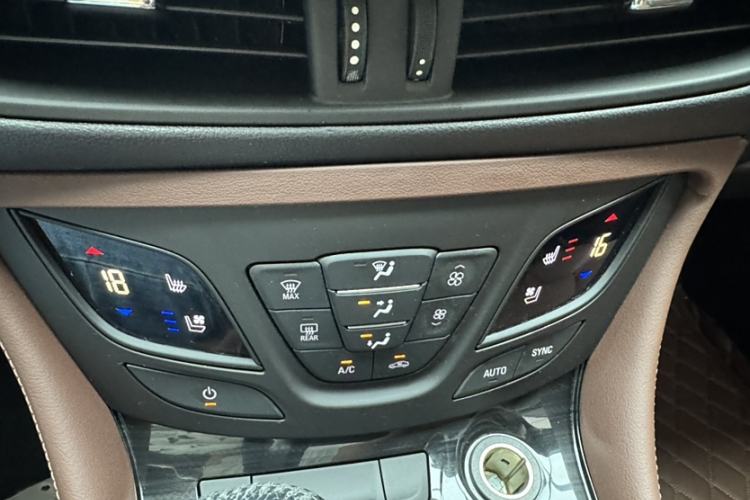 Used Buick Envision 2020 20T Two-Wheel Drive Luxury Model
