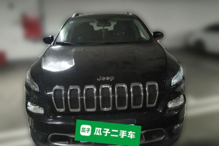 Used  Cherokee 2016 2.4L Professional Edition