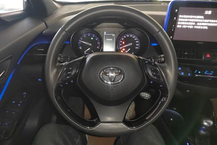 Used Toyota IZOA 2020 2.0L Yichi Version
