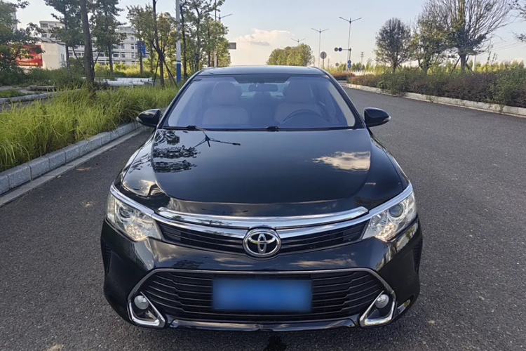 Used Toyota Camry 2016 2.0E 10th Anniversary Elite Edition
