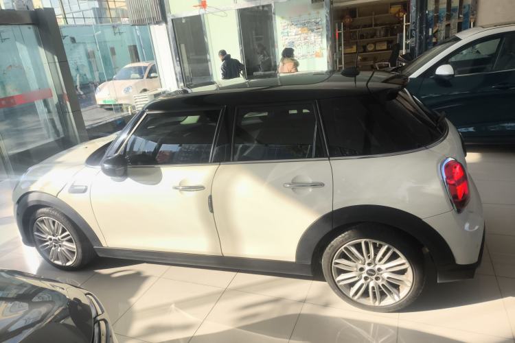Used  MINI 2022 1.5T COOPER Classic Edition Five-Door Version
