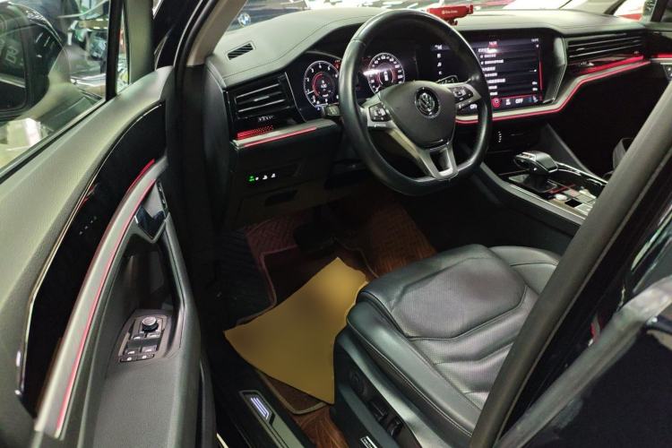 Used Volkswagen Touareg 2020 2.0 TSI RuiShang Edition China VI Standard
