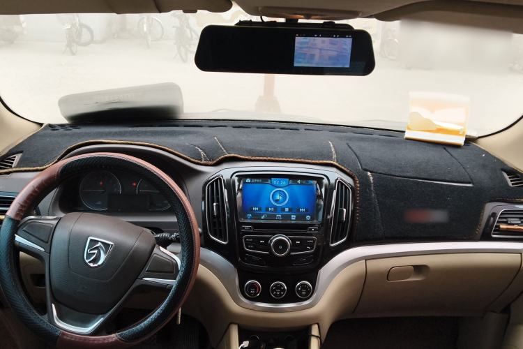 Used Baojun 730 2014 1.5L manual standard version 5 seats
