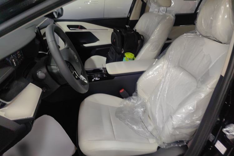 Used Toyota Camry 2024 Dual-Engine 2.5HG Prestige Edition
