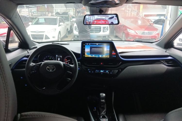 Used Toyota IZOA 2020 2.0L Yichi Version
