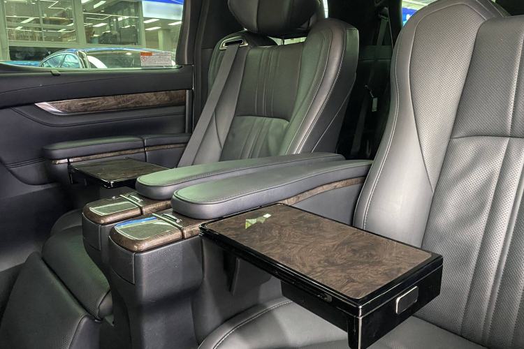 Used Toyota Vellfire 2021 Crown Dual-Engine 2.5L HV Prestige Edition
