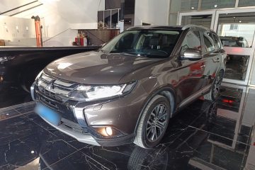 Used Mitsubishi Outlander 2016 2.4L 4x4 Luxury Edition 7-Seater