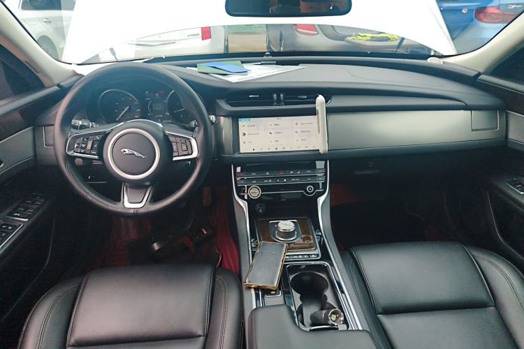 Used Jaguar XFL 2019 XFL 2.0T 200 PS Two-Wheel-Drive Elite Edition
