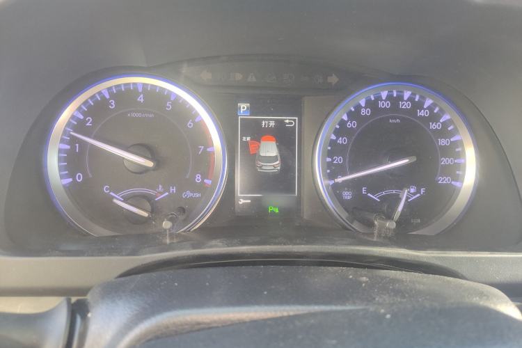 Used Toyota Highlander 2018 2.0T Four-Wheel Drive Luxury Edition 7 Seats China V Emission Standard
