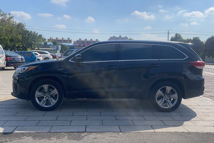 Used Toyota Highlander 2018 2.0T Four-Wheel Drive Luxury Version 7 Seats China VI Standard
