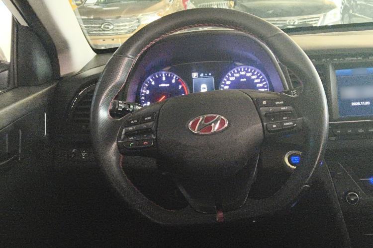 Used Hyundai Elantra 2016 1.4T Dual-Clutch Xuan Dong · Dynamic Version
