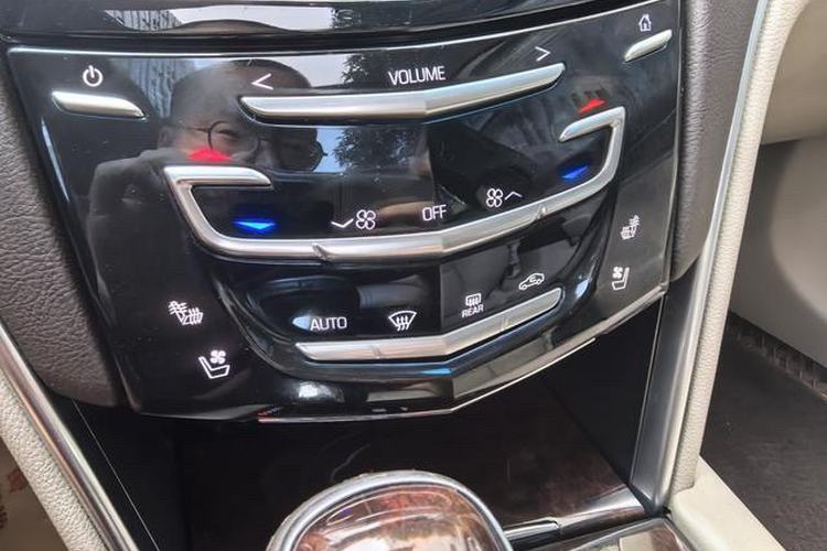 Used Cadillac XTS 2013 28T Leading Model
