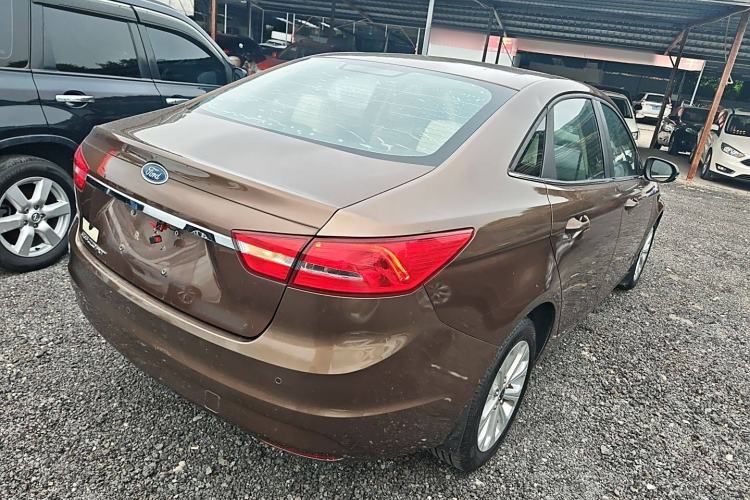 Used Ford Escort 2015 1.5L Automatic Fashion Model
