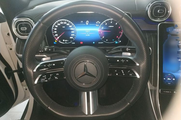 Used Mercedes-Benz GLC 2023 Facelift GLC 260 L 4MATIC Luxury Version 5 Seats
