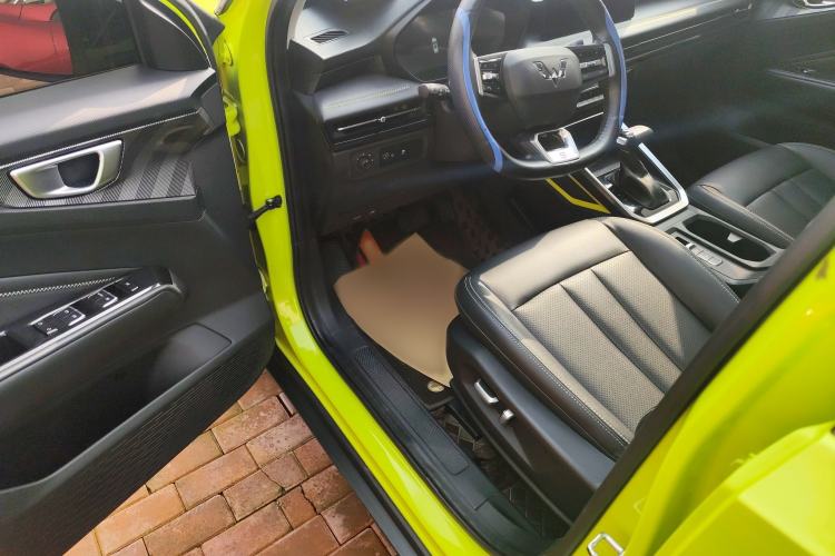 Used Wuling Alvez 2022 1.5T CVT Trendy & Cool Edition
