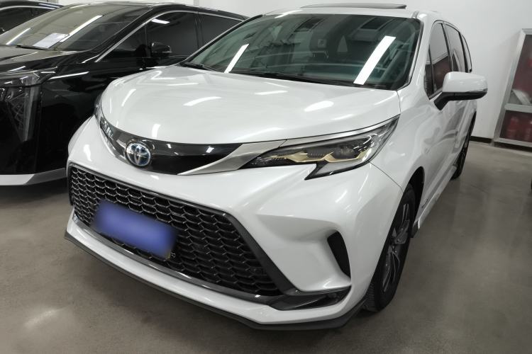 Used Toyota Granvia 2023 2.5L Hybrid Luxury Edition