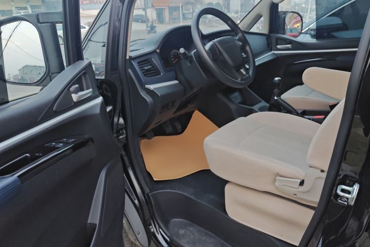 Used FORTHING Lingzhi 2023 M5L 1.6L Base Model 7 Seats