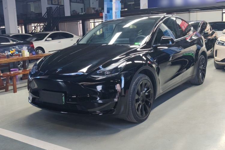 Used Tesla Model Y 2022 Long-Range All-Wheel-Drive Version