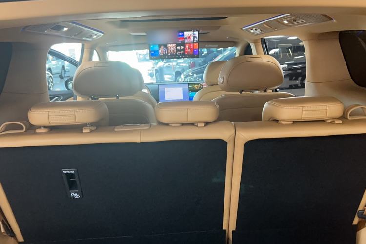 Used VOYAH Dream 2025 PHEV Four-Wheel Drive Prestige Kunpeng Edition
