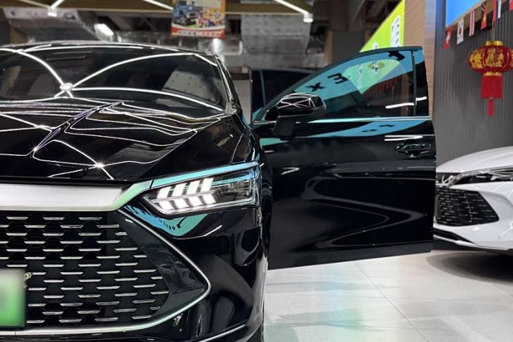 Used BYD Qin PLUS 2024 HONOR Edition DM-i 55KM Leading Model
