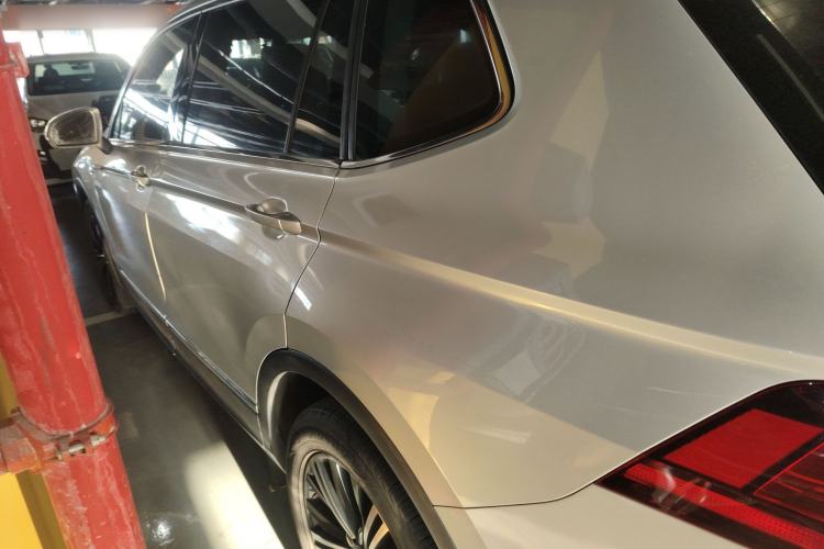 Used Volkswagen Tiguan L 2019 Updated Version 330TSI Automatic Two-Wheel Drive Panoramic Comfort Edition China VI Standard
