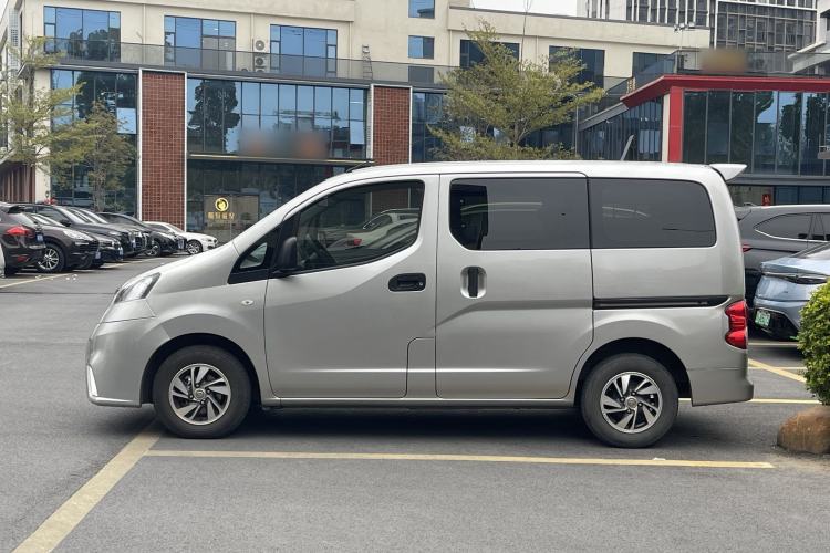 Used Nissan NV200 2016 Revised Version 1.6L CVT Luxury Edition