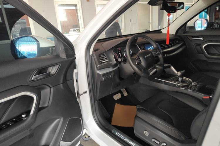 Used Haval H6 2017 Red-Label 1.3T Automatic Two-Wheel Drive ZhiShang Model
