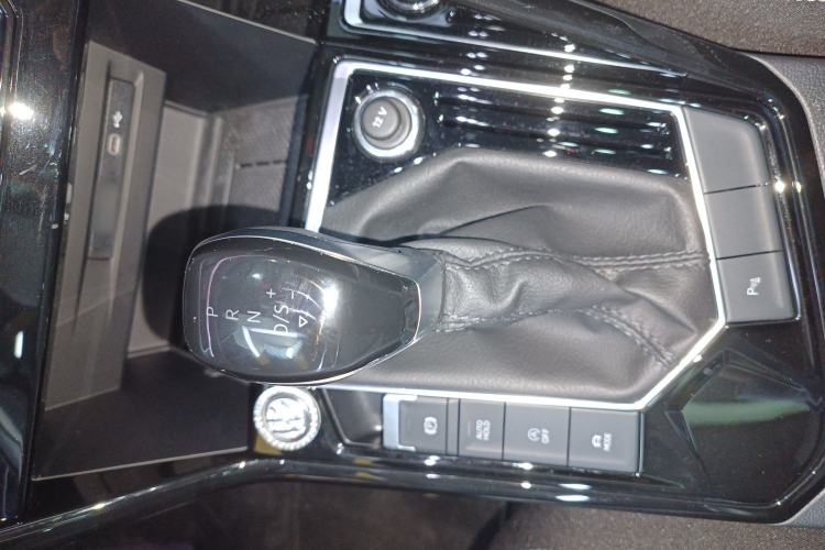 Used Volkswagen Tayron 2024 300TSI Two-Wheel-Drive Luxury Plus Advanced Version
