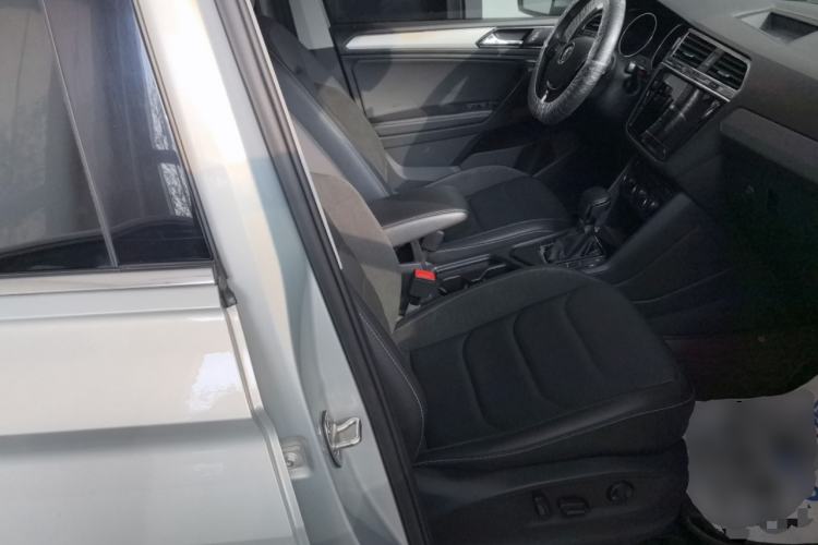 Used Volkswagen Tiguan L 2019 Updated Version 330TSI Automatic Two-Wheel Drive Panoramic Comfort Edition China VI Standard
