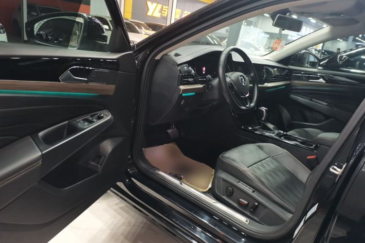 Used Volkswagen Passat 2019 330TSI Luxury Edition China VI Standard
