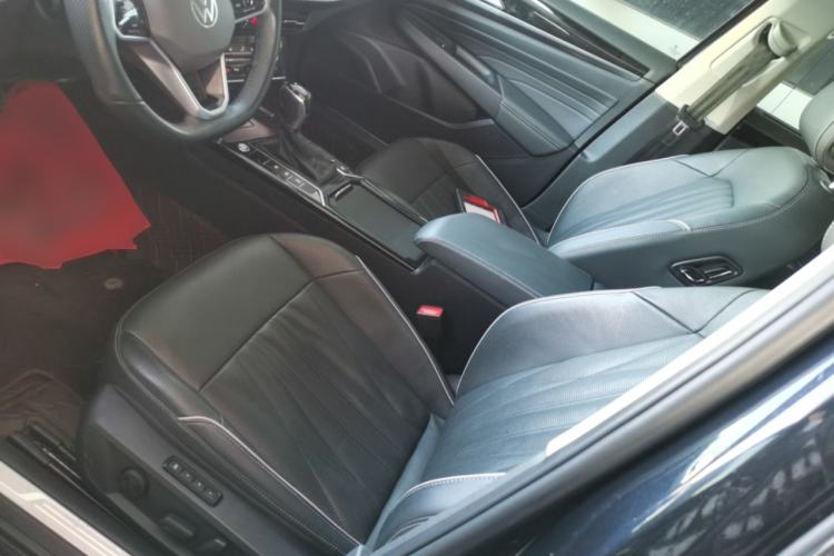 Used Volkswagen Passat 2023 330TSI Starry Luxury Edition
