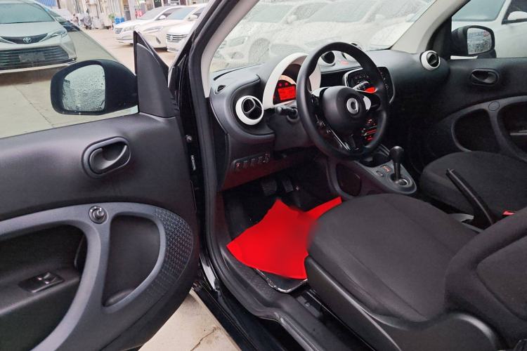 Used  fortwo 2018 1.0L 52kW Hardtop Dynamic Version China V
