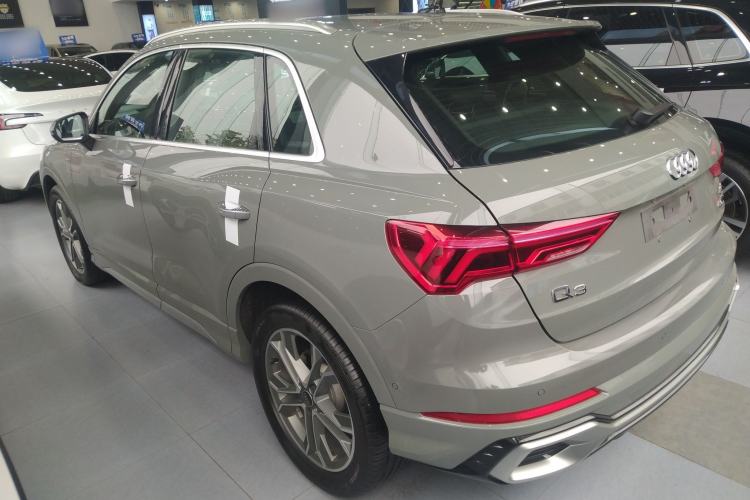 Used Audi Q3 2024 40 TFSI Fashion Dynamic Model
