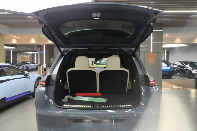 Used Li Auto L8 2025 Ultra Smart Refreshed Edition
