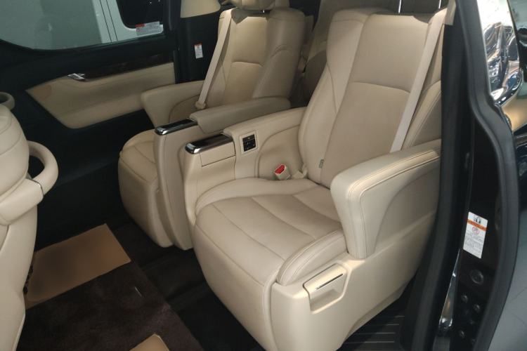 Used Toyota Alphard 2018 Revised Version 3.5L Luxury Edition

