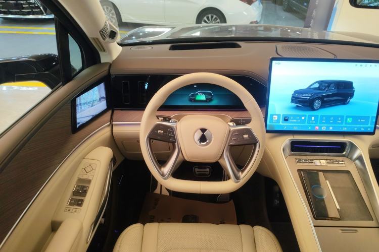 Used Denza N9 2025 Flagship Model
