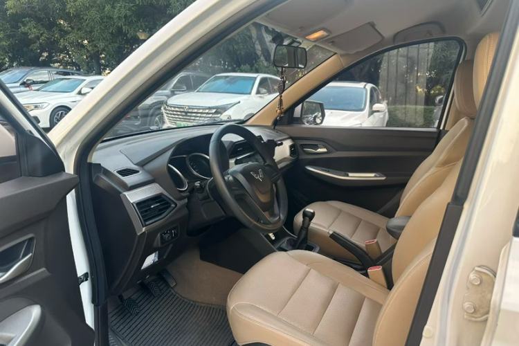 Used Wuling Hongguang 2018 1.5L S Comfort Model L2B
