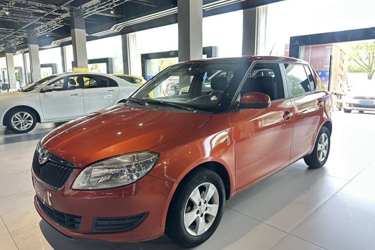 Used Skoda Fabia 2014 1.4L Automatic Crystal Edition
