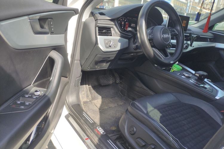Used Audi A4L 2019 40 TFSI Fashion Edition China VI Emission Standard