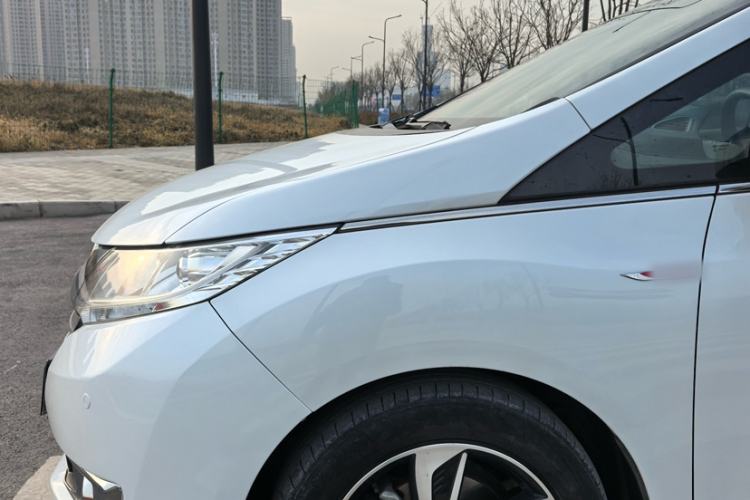 Used Honda Odyssey 2015 Revised 2.4L Luxury Edition