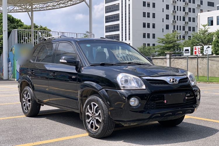 Used Hyundai Tucson 2013 2.0L Manual 4x4 Luxury Version
