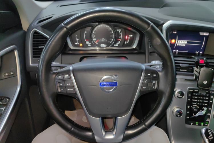 Used Volvo XC60 2017 T5 AWD Smart Upgrade Edition
