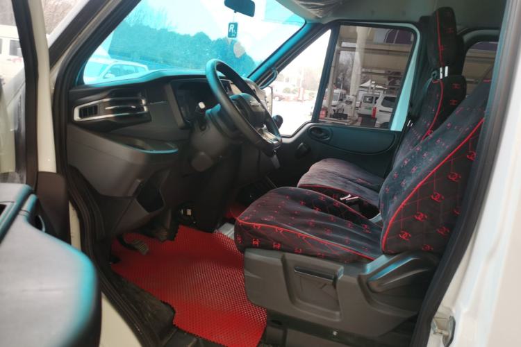 Used JMC Fushun 2023 2.0T Manual Short-Wheelbase Mid-Height Commercial Multi-Purpose 5-Seater Passenger Vehicle