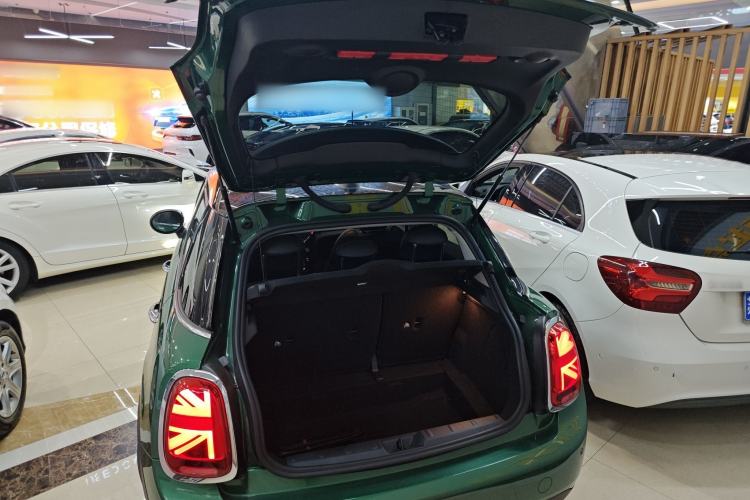 Used  MINI 2021 1.5T COOPER Classic Edition Five-Door Version
